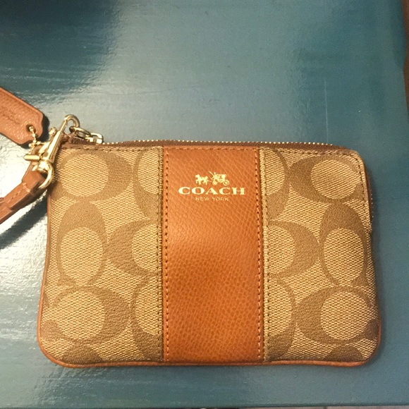 Small wristlet - Picture 1 of 7